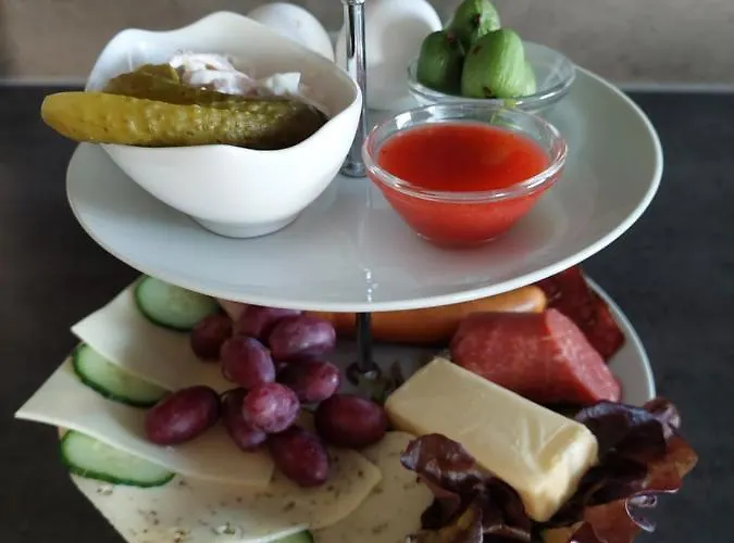 Luxury In Duisburg-rahm - Business & Leisure - 'netflix-minibar' Appartement