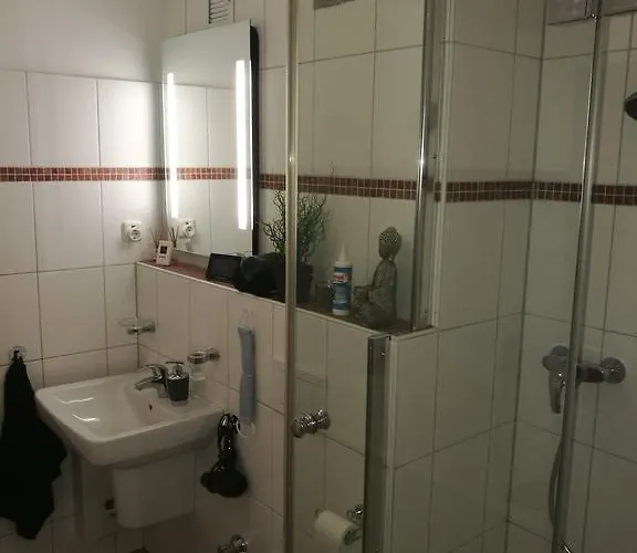Luxury In Duisburg-rahm - Business & Leisure - 'netflix-minibar' Appartement *