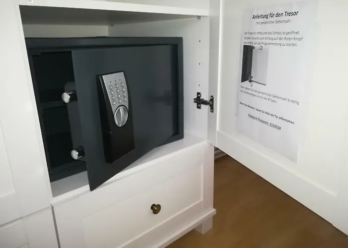 Luxury In Duisburg-rahm - Business & Leisure - 'netflix-minibar' Appartement Duisburg