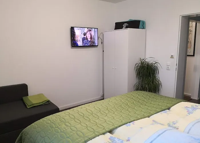 Luxury In Duisburg-rahm - Business & Leisure - 'netflix-minibar' Appartement Duisburg